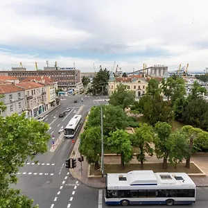 Apartment Seaman's House Burgas